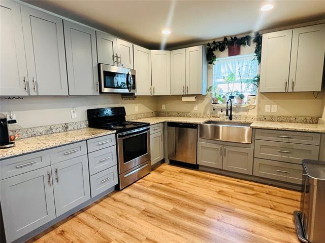 Photo - 2840 Oakdale St