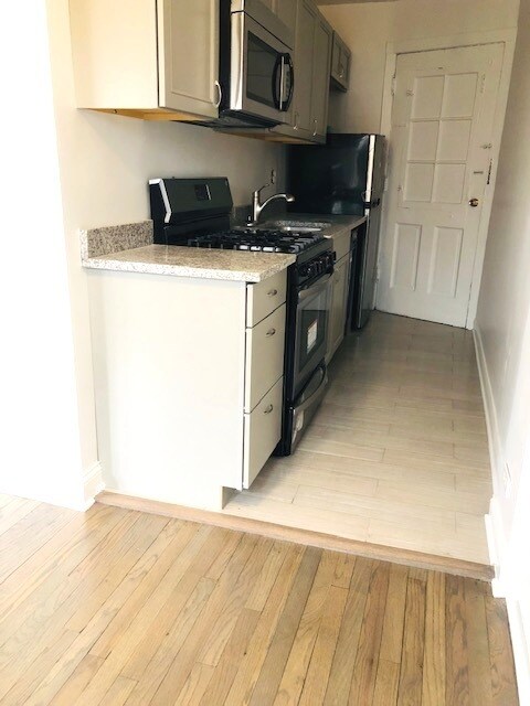 Photo - 5941 N Winthrop Ave Unit 2E