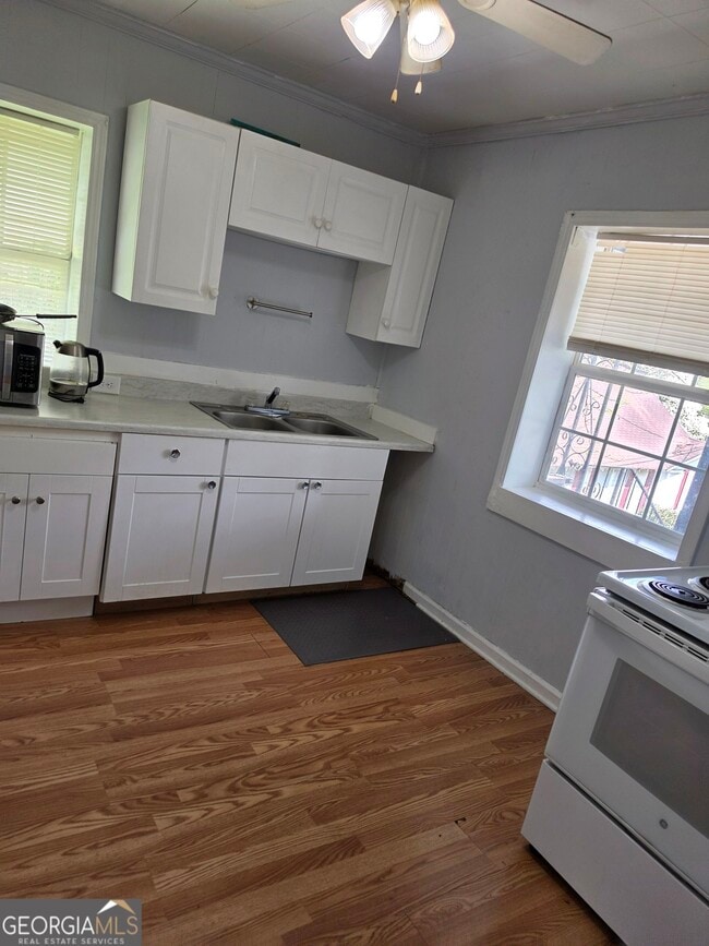 Photo - 5 1/2 Walker St