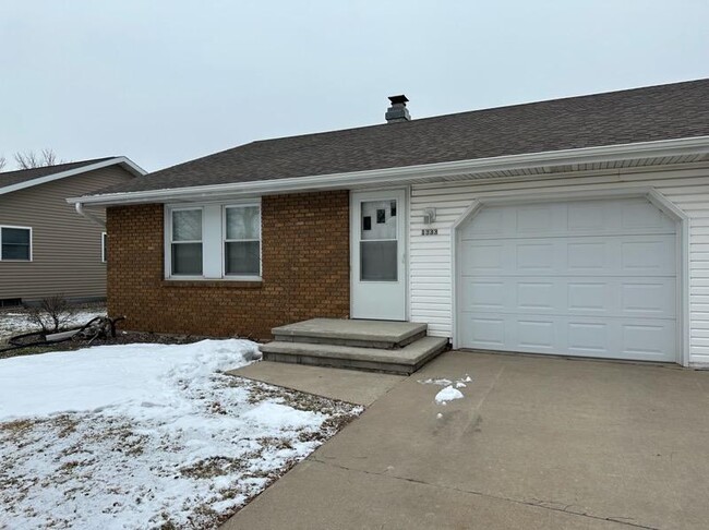 Photo - 1331 Primrose Ln Townhome