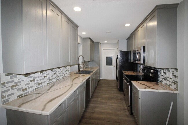 Photo - Venice East Annual Home for Rent
