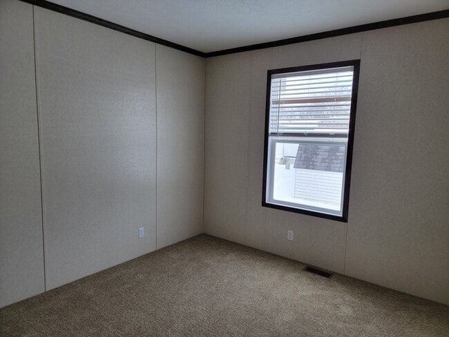 Photo - 112 Sheppard Ave