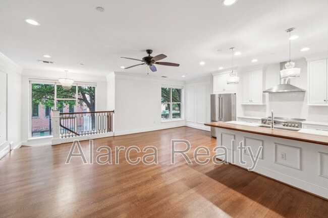 Photo - 400 N Church St Unit 204