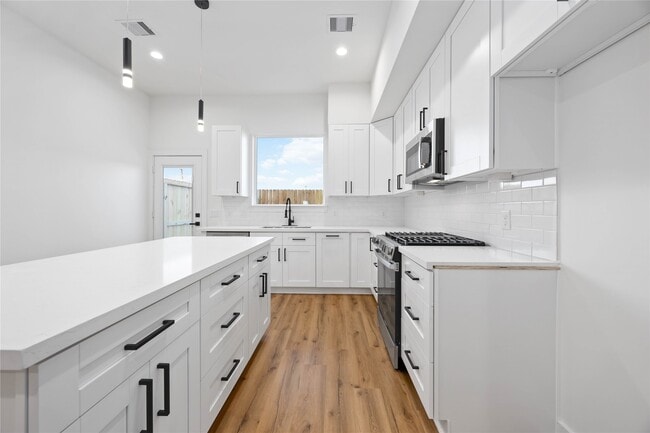 Building Photo - 7719 Orebo St Rental