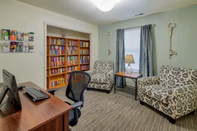 Lakeside Business Center - Leisure Living Lakeside
