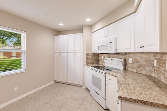 Photo - 27420 Palmesta Circle Unit 12