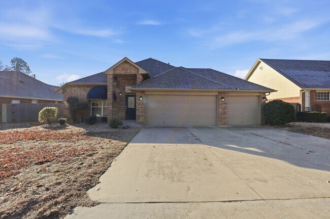 Photo - 4900 Cypress Lake Dr