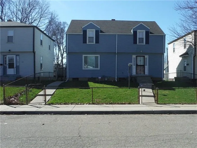 Building Photo - 1519 W 28th St