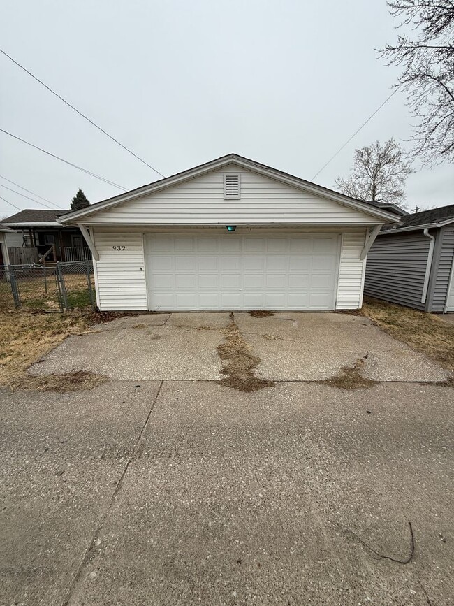 Photo - 3B / 1B home with over 1200 square feet!