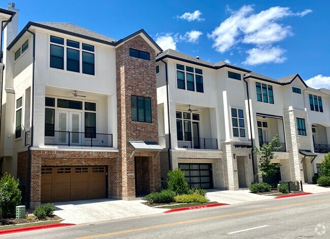 Building Photo - 13312 Galleria Cir Rental