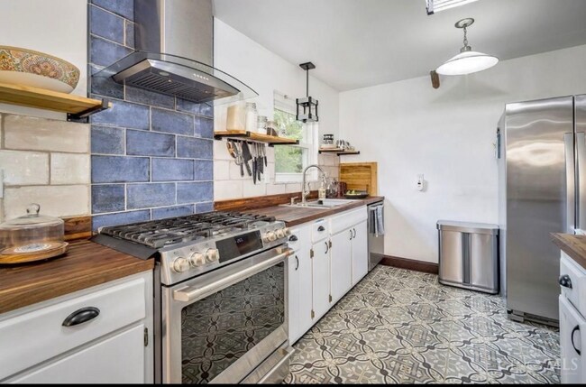 Photo - 515 Maxine Dr Unit 1-4 s