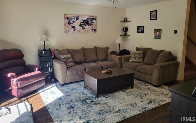 Photo - 613 Pines Ln