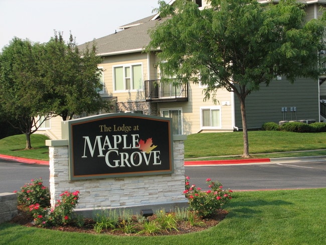 The Lodge at Maple Grove