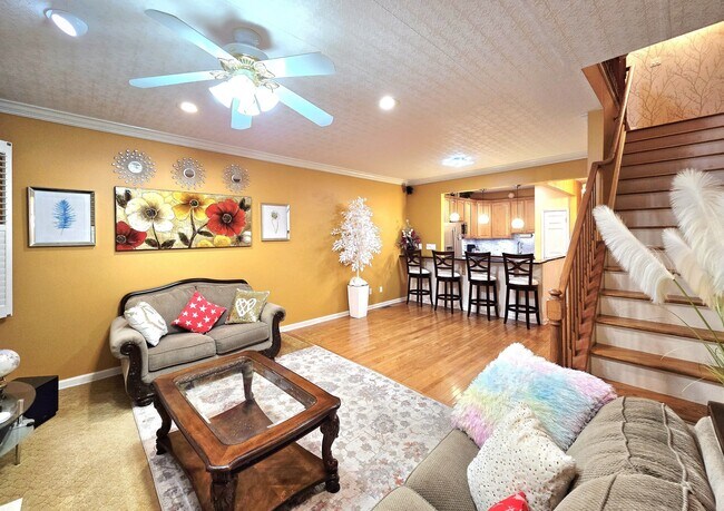 Photo - 324 Winthrop Dr