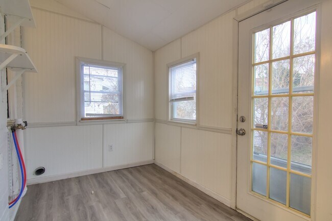 Photo - 3640 Gustine Ave