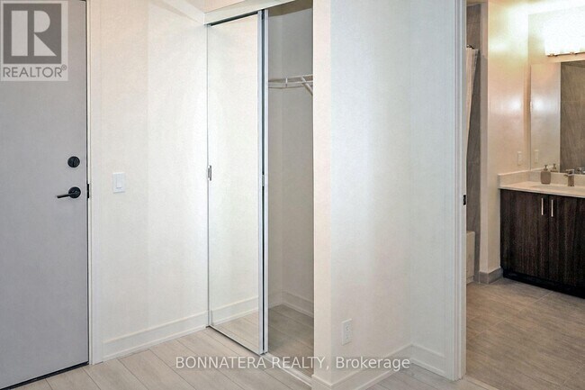 Photo - 8020 Derry Rd W Unit 1006