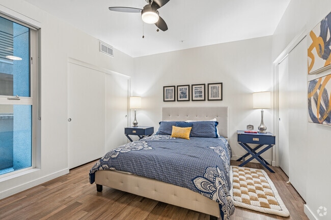 B 1BR, 1BA - 704SF - Bedroom