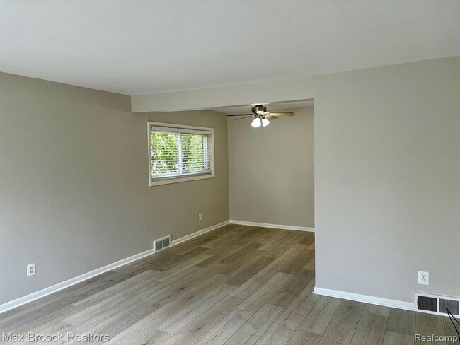 297 E 14 Mile Rd