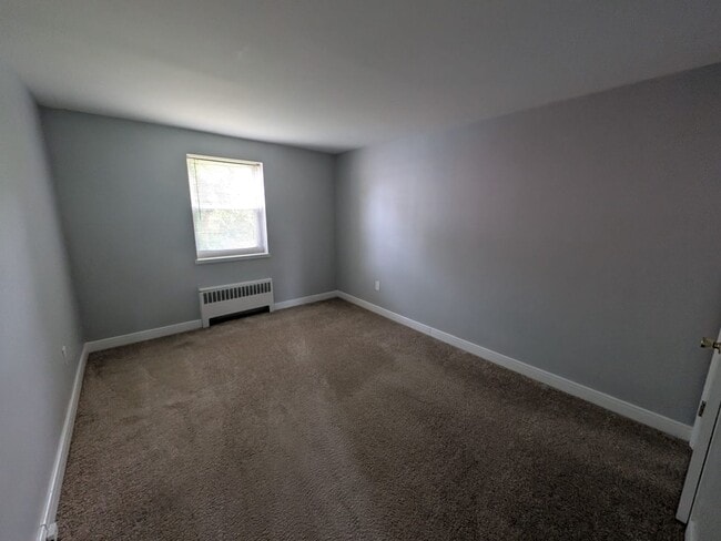 Photo - Stylish & Spacious 2-Bedroom Apartment in ... Unit 25-BW