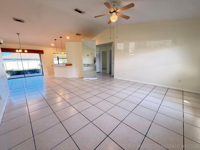2225 SE Melaleuca Blvd