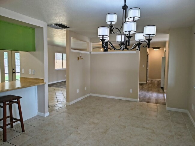 Photo - 4 Bedroom Happy Valley Home!