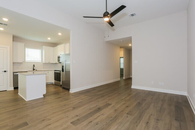 Photo - 1028 Pecan Pl