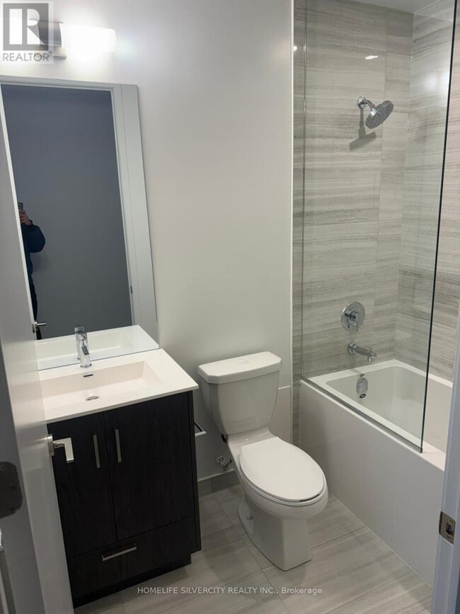 Photo - 180 Front St E Unité 509