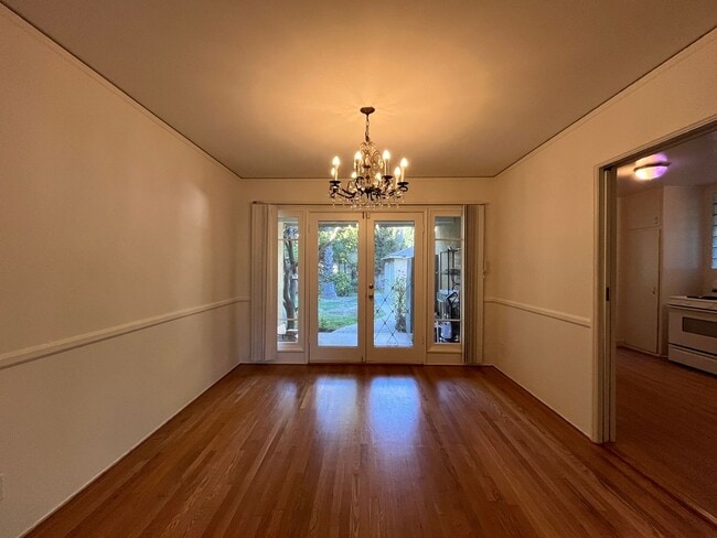 Photo - S of the Blvd 2+1.5 w/backyard, bonus spac...