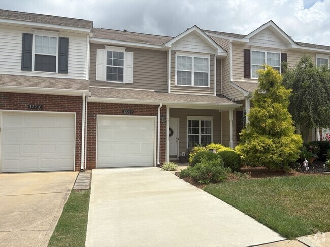 Building Photo - Centrally located Townhouse in Charlotte