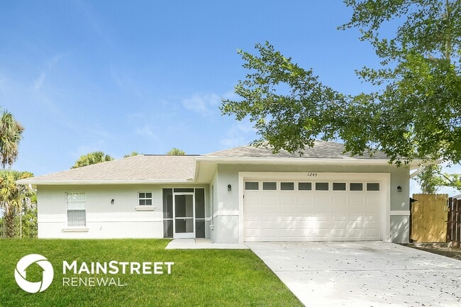 Photo - 1245 Amherst St E