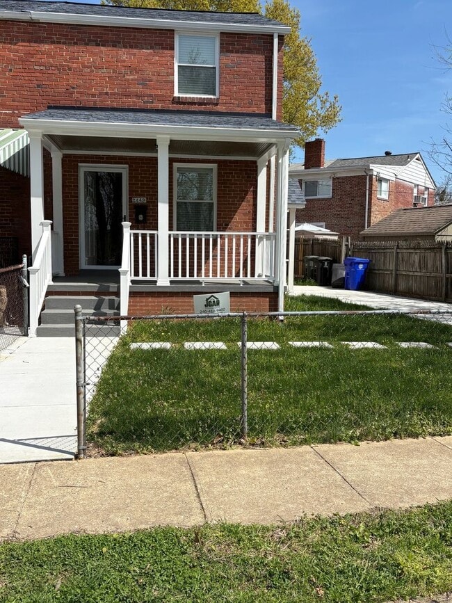 Building Photo - Beautifully Rebuilt Three Bedroom Duplex Near Four Mile Run and I-395