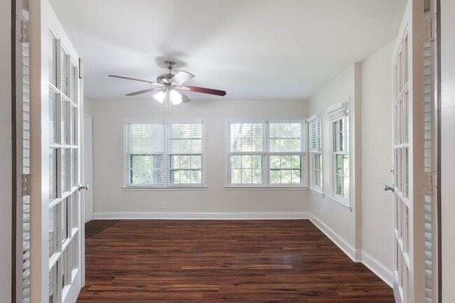Photo - Spacious 2/2 Condo w/ Great Roommate Setup!