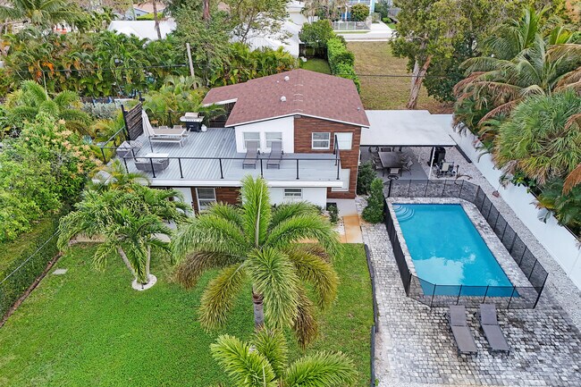 Photo - 311 SE 3rd Ave