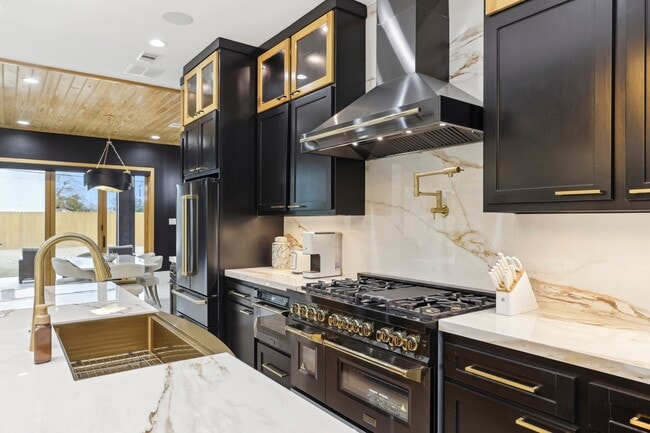 Photo - 3902 Charleston St