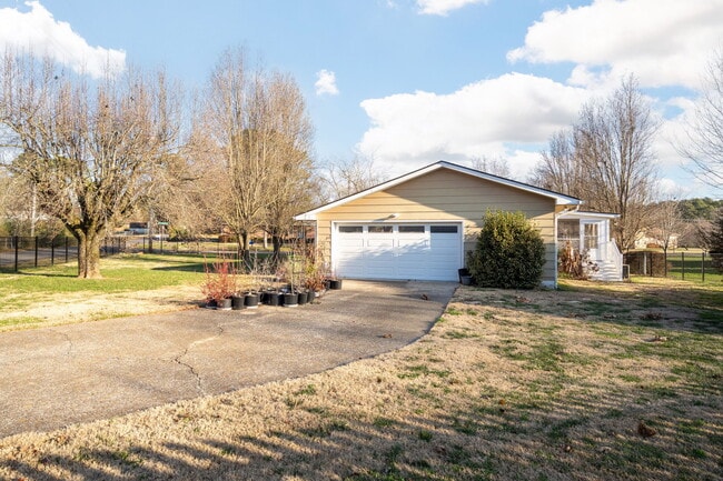 Photo - 85 Meadowdew Ln