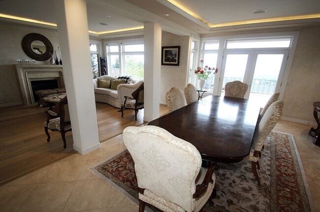 Photo - LUXURY 4 BEDROOM BELLEVUE HOME IN ‘THE SUM...