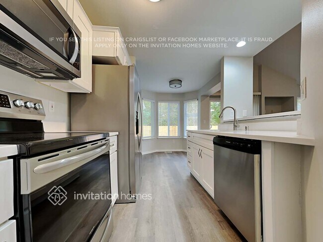 Photo - 5485 Trosper Lake St SW