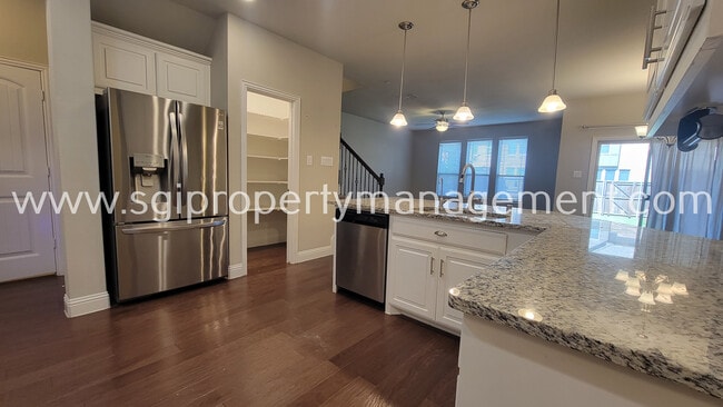 Photo - 709 Lowveld Dr