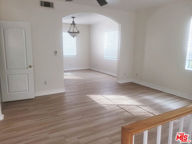 Photo - 4838 Elmwood Ave Unit 5