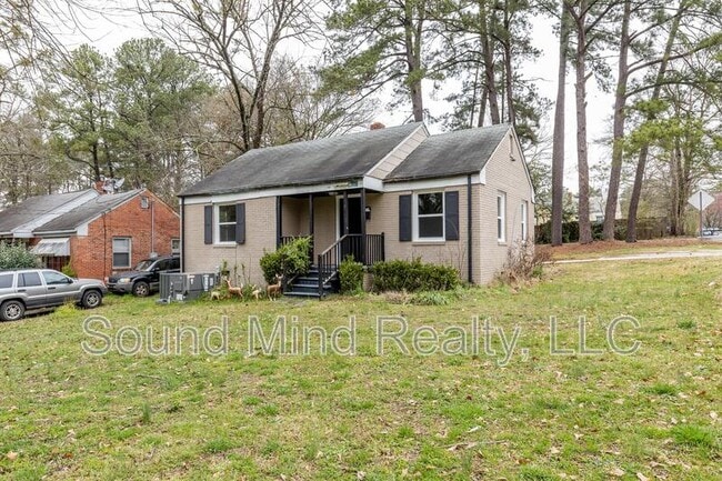 Photo - 1729 Dallas St