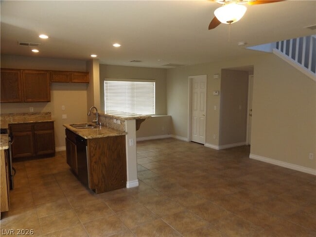 Photo - 6467 Karlsen Ct