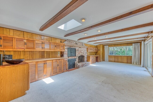Photo - 1095 Laurel Ln