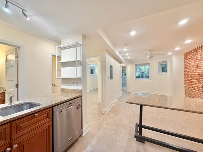 Photo - 1833 Lamont St NW Unit 001