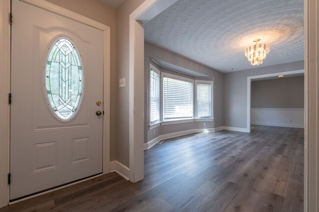Photo - MOVE IN READY 4 Bedroom in Western Branch!