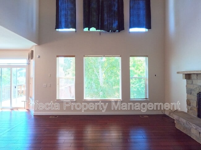 Photo - 2215 Harvest St