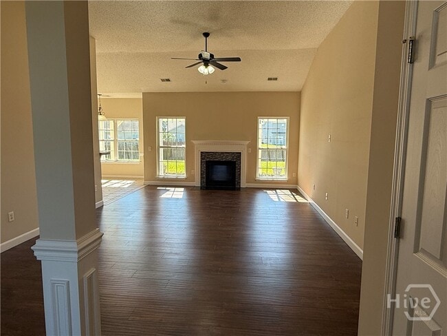 Photo - 107 Willow Point Cir