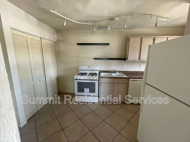 Photo - 3558 E Fairmount St