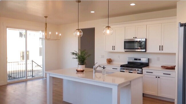 Photo - 118 N Lasalle Dr