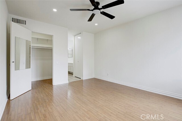 Photo - 5460 White Oak Ave