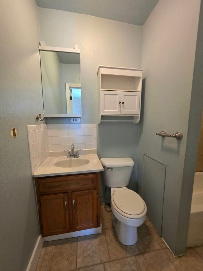 Photo - 616 W 11th St Unit 616 W 11th ST #3